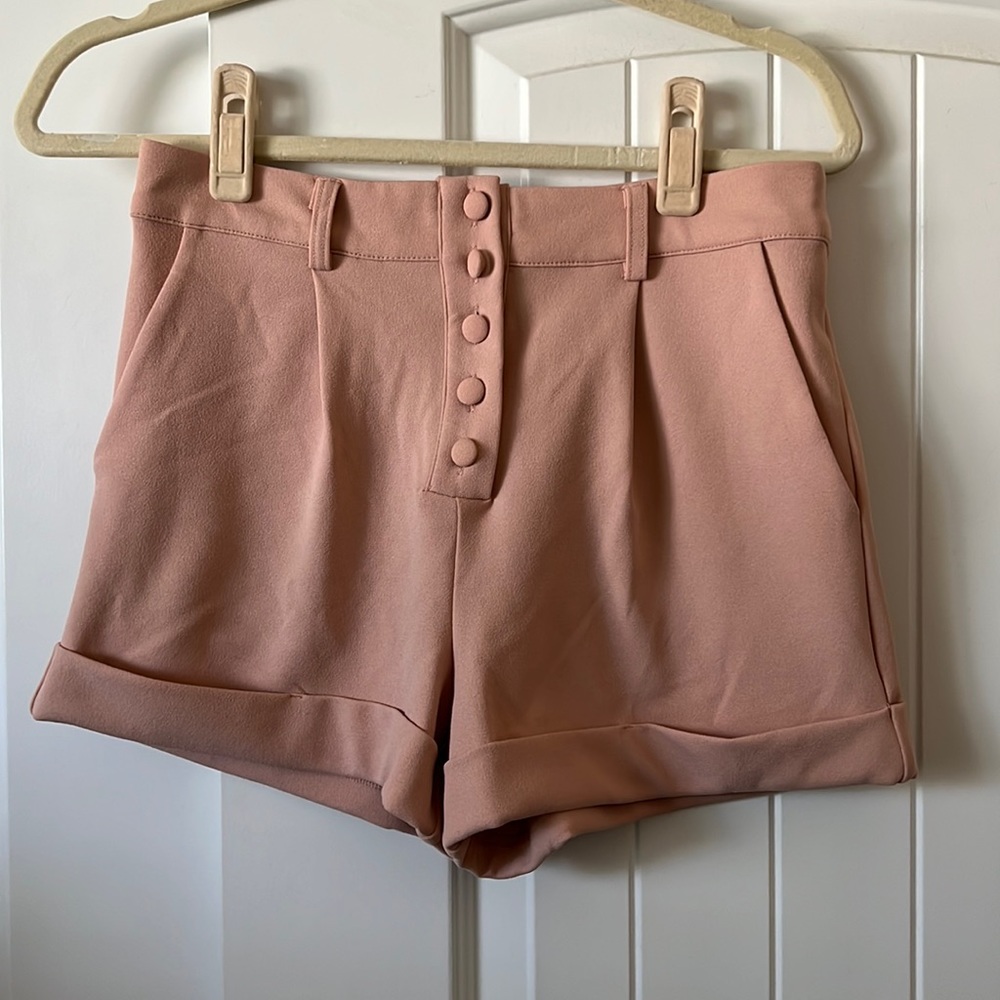 Casual cuffed shorts